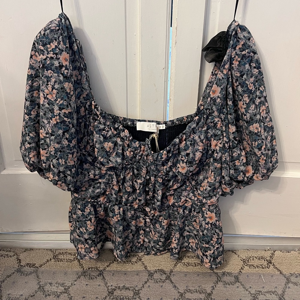 ASTR | Off the shoulder top | Small